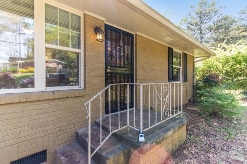 95 Bromack Dr, Atlanta, GA 30315-6544