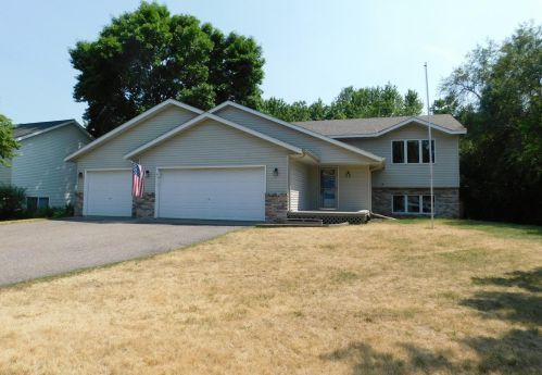 724 Popplewood Ct, Saint Cloud, MN 56387-1796