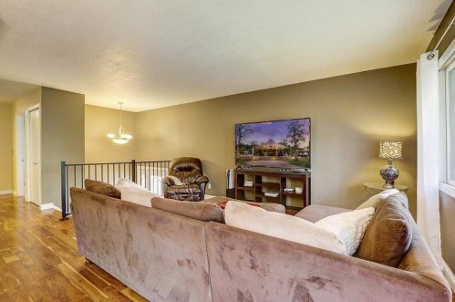 1681 Hickory Hill Dr, Saint Paul MN  55122-2527 exterior