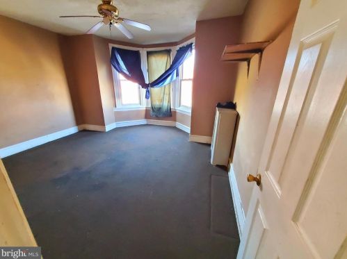 4647 Front St, Philadelphia PA 19106-2249 exterior