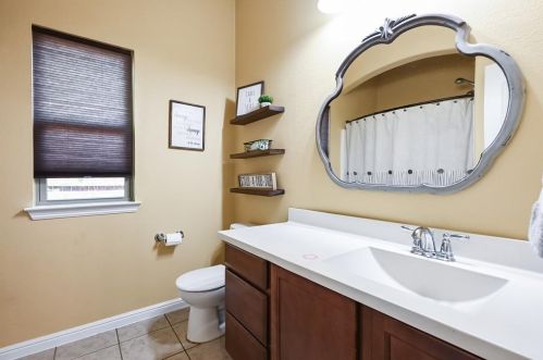 10432 Winding Passage Way, Fort Worth TX  76131-3986 exterior