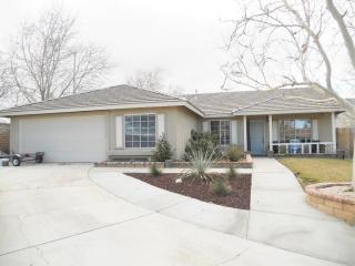 37601 Giavon St, Palmdale, CA 93552-4022