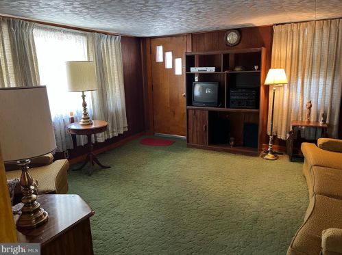 547 Scull St, Lebanon, PA 17046-4056