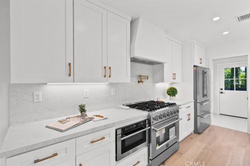 5326 Forbes Ave, Van Nuys CA  91436-1004 exterior