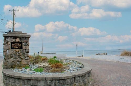 34 Marshfield Rd, Niantic, CT 06357-2041