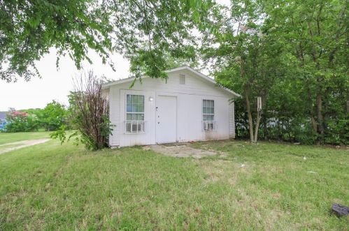 3325 25th St, Fort Worth TX  76106-3304 exterior