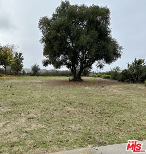 3637 Scadlock Ln, Van Nuys, CA 91403-4319