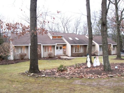216 Timberwood Dr, Winfield, PA 17889-9357