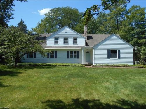 5860 Richmond Rd, Cleveland, OH 44146-2562