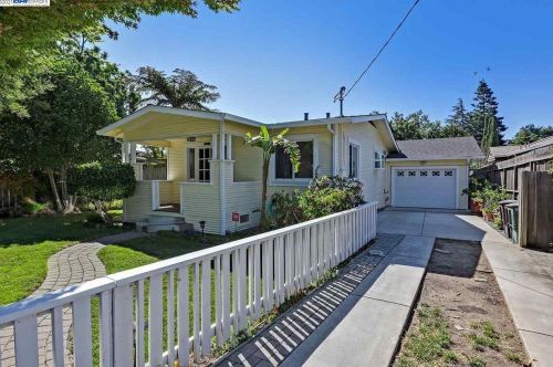 365 Hampton Rd, Hayward, CA 94541-1346