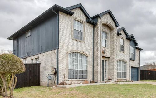 301 Oak Ln, Cedar Hill, TX 75104-3271