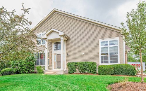 141 Fountain Grass Cir, Hanover Park, IL 60103-1398