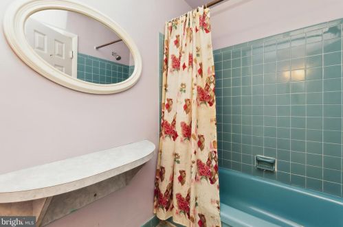 9504 Lawnsberry Ter, Silver Spring MD 20901-4714 exterior