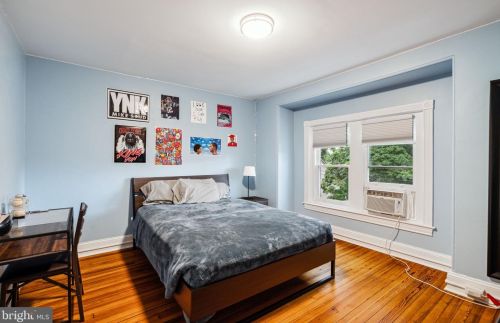 25 Gravers Ln, Philadelphia PA 19118-0041 exterior