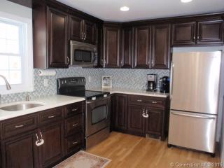 44 Arlington St, Meriden CT  06450-4727 exterior