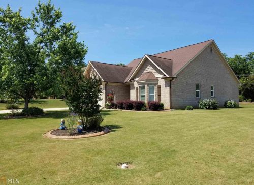 1104 Abundance Dr, Locust Grove, GA 30248-2534