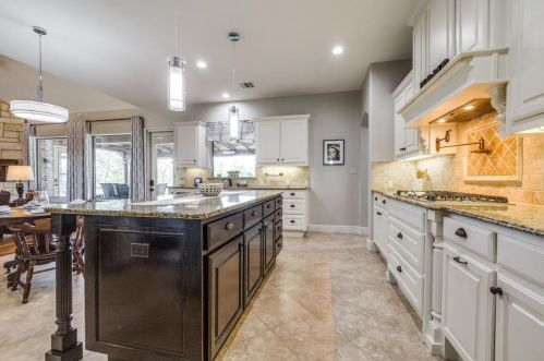 635 Mnr Dr, Argyle TX 76226-5920 exterior