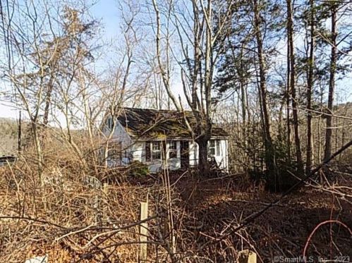 6 Shadblow Trl, Sandy Hook, CT 06482-1263