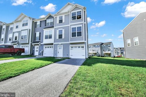 134 Overlook Dr, Hanover PA  17331-9136 exterior