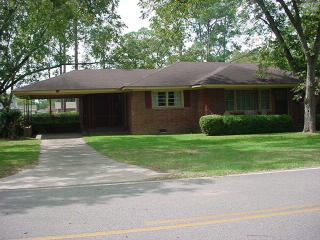 140 Terry Ave, Fitzgerald, GA 31750-8544