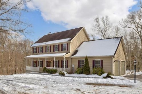 480 Woodmont Dr, Coventry, CT 06238-3521