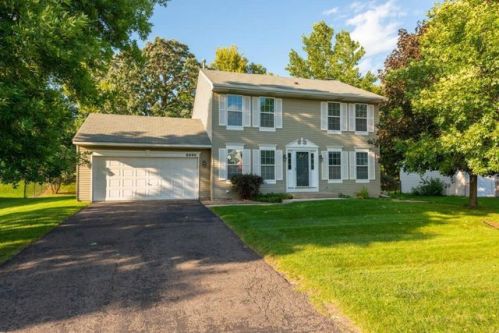 8090 Greenbriar Ln, Saint Paul MN  55125-8471 exterior