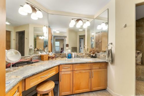 321 Halemaumau Pl, Honolulu HI  96821-2107 exterior