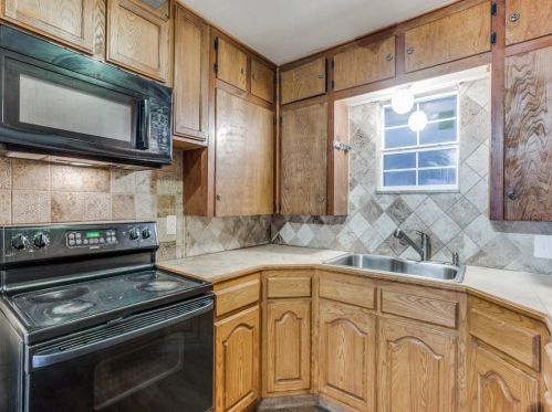 5312 Townsend Dr, Fort Worth TX  76115-4129 exterior