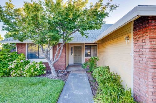 90 Elderberry Ct, Chico, CA 95928-4025