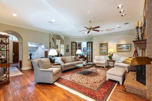 7 Hallshire Ct, Dallas, TX 75225-1824