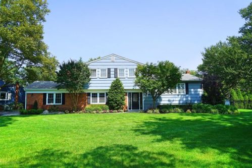 31 Coronet Ave, Lincroft, NJ 07738-1734