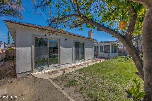 1817 Geoffrey Ave, Simi Valley CA 93063-4123 exterior