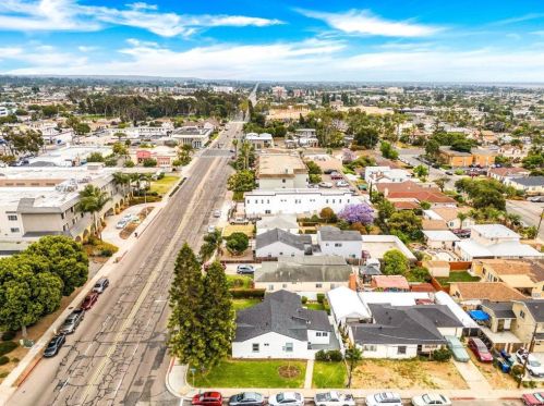 156 4 Ave, Chula Vista CA  91910-1707 exterior