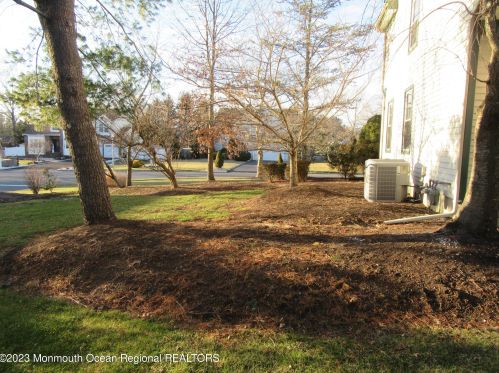 46 Oakland Rd, Old Bridge, NJ 08857-2782