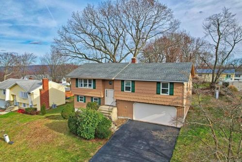 54 White Birch Dr, Waterbury, CT 06708-2128