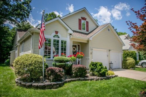 7 Kildare Ln, Jackson Twp, NJ 08527-3925