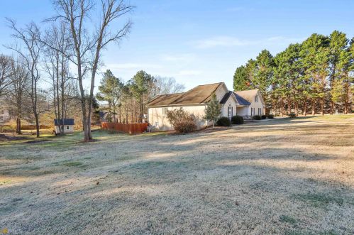 121 Crescent Dr, Newnan, GA 30265-1842