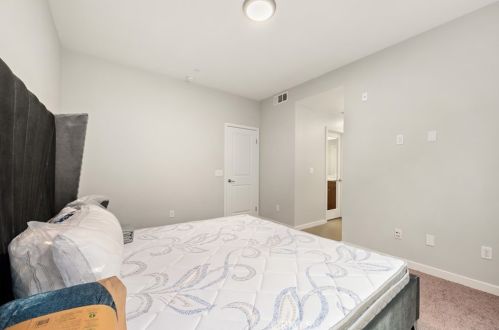 543 Rockefeller, Irvine CA  92612-7175 exterior