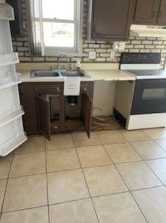 116 Railroad Ave, Providence, RI 02919-2408