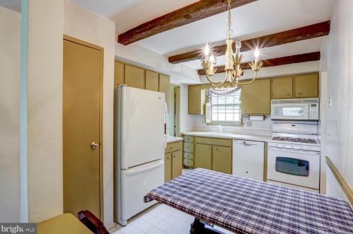 45 Valleybrook Dr, Lancaster PA  17601-4612 exterior