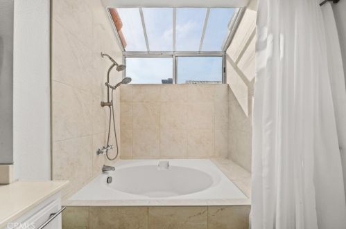 36 Del Perlatto, Irvine CA  92614-5360 exterior