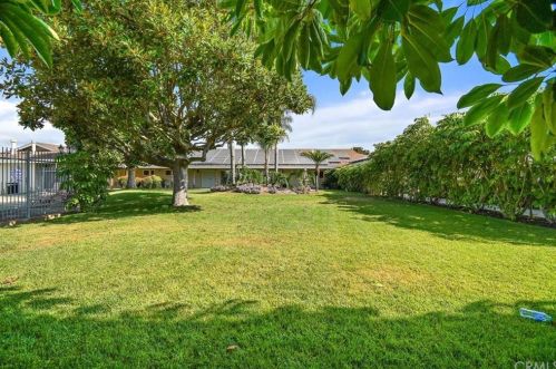 3050 Ball Rd, Anaheim CA  92804-3876 exterior