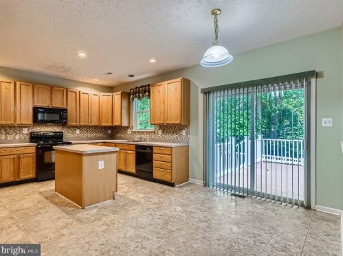 565 Windsong Dr, Aberdeen MD  21001-1809 exterior