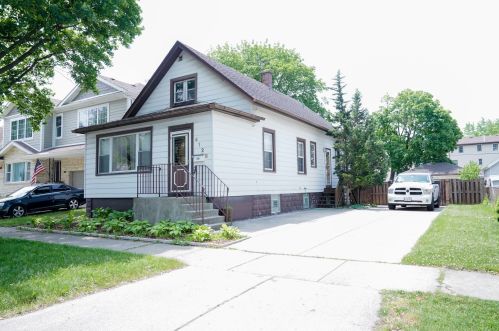 4128 Forest Ave, Brookfield, IL 60513-2126