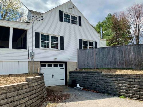 32 Logging Hill Rd, Concord, NH 03304-3721