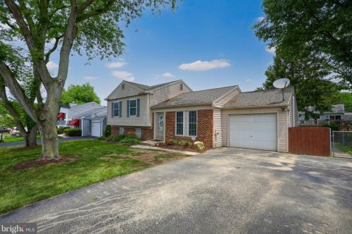 139 Tanglewood Ln, Lancaster, PA 17601-3315