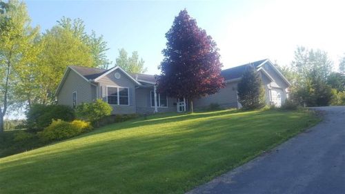 13-42 Quail Hollow Dr, Lanark, IL 61046