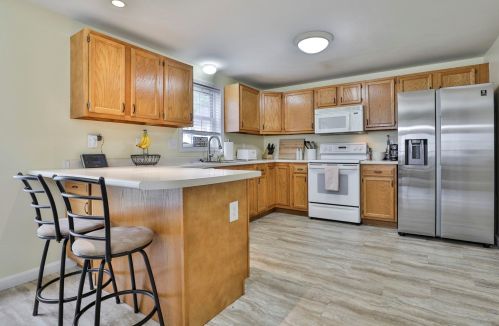 32 Barbara Ln, Hudson NH  03051-3770 exterior