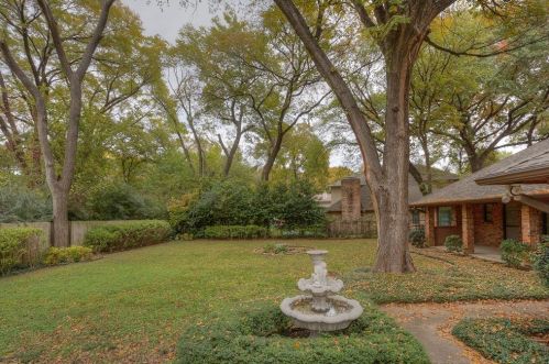 4920 Riv Bnd Dr, Fort Worth TX  76109 exterior