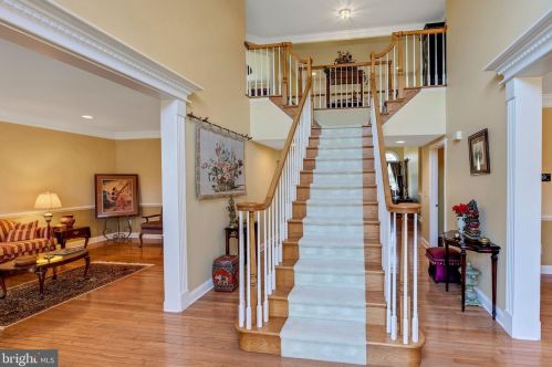 9 Bailey Dr, Princeton, NJ 08540-7956